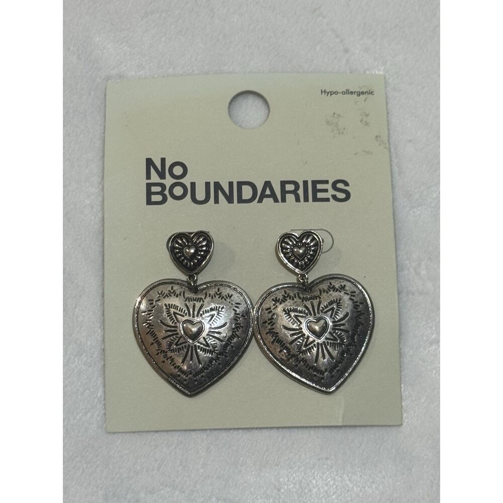 No Boundaries Silver Tone Heart Earrings Dangle Drop Etched Sunburst Boho W